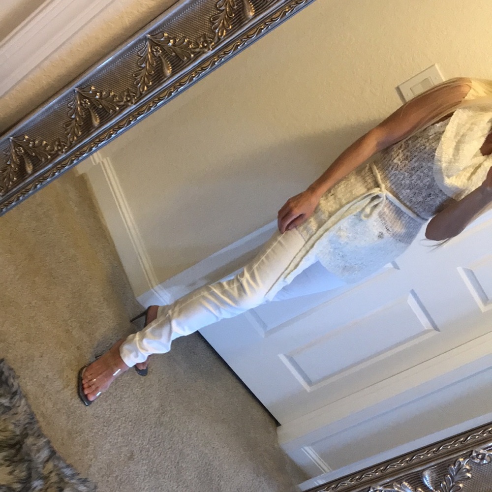 Off white sweater sleeveless M